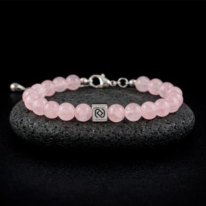 Bracelet en perles de Quartz Rose naturel de 8 mm avec un insert en acier inoxydable 316L gravé d'un QR code haute précision.