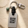 Porte-clés Lienfinity en acier inoxydable avec QR code gravé, corde noire et pierre naturelle en jade vert